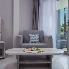 Dionysos Hotel & Suites thumbnail 5