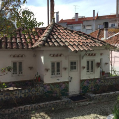 Sant Jordi Hostels Lisbon - Bild 1