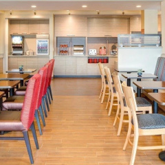 TownePlace Suites by Marriott Fort McMurray thumbnail 11