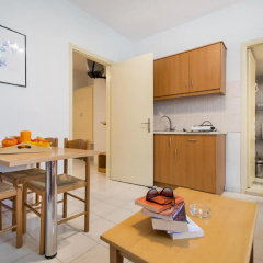 Erato Studios & Apartments thumbnail 20