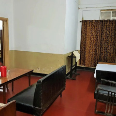Broadway Hotel thumbnail 2