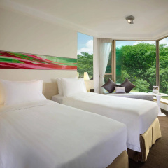 The Royal Pacific Hotel & Towers - Bild 6
