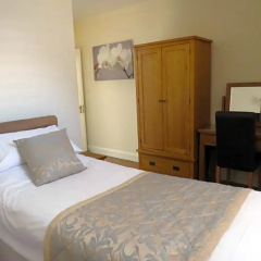 Marple Cottage Guest House thumbnail 3