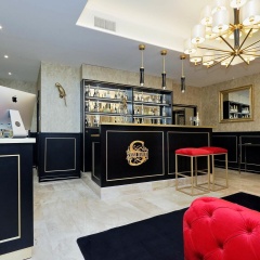 Spanish Diamond Luxury Suites & Jacuzzi - Bild 9