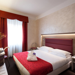 Hotel Gamma - Bild 3