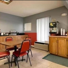 Regal Inn Guntersville Hwy 431 thumbnail 50