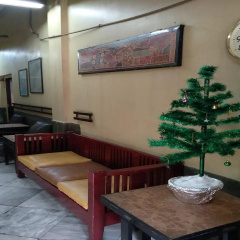 Broadway Hotel thumbnail 11