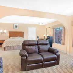Super 8 by Wyndham San Angelo thumbnail 6
