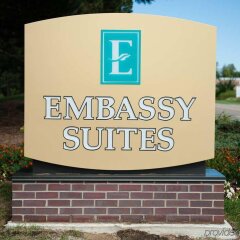 Отель Embassy Suites by Hilton Detroit Livonia Novi США, Ливония - отзывы, цены и фото номеров - забронировать отель Embassy Suites by Hilton Detroit Livonia Novi онлайн вид на фасад