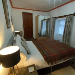 The Old Smiddy Cottage and Apartment thumbnail 3