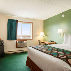 Super 8 by Wyndham West Fargo Main Ave ND thumbnail 3