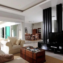 BYG Private Pool Villaat Phuket Town - Bild 2