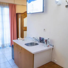 Yiannis Apartments thumbnail 1