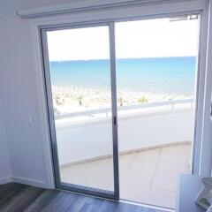 Отель Lazuli Beachfront Apartment 43 Кипр, Ларнака - отзывы, цены и фото номеров - забронировать отель Lazuli Beachfront Apartment 43 онлайн фото 22