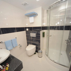 Golden Lake Hotel - Bild 9