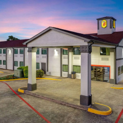 Super 8 by Wyndham Waxahachie TX thumbnail 1
