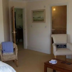 Appletree Court House thumbnail 6