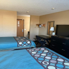Super 8 by Wyndham Mendota I-39 thumbnail 1