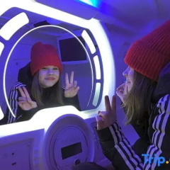 Space Night Capsule Hotel - Bild 1