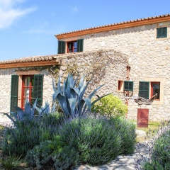 Semi Detached Country House with Large Swimming Pool near Beach & Nice Village - Bild 1