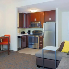 1 Bedroom Double Suite full double bed
