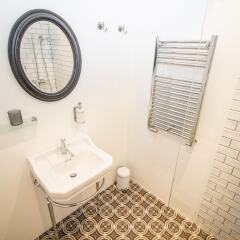 Jónshús Hotel Apartments in Reykjavik, Iceland from 244$, photos, reviews - zenhotels.com bathroom photo 2