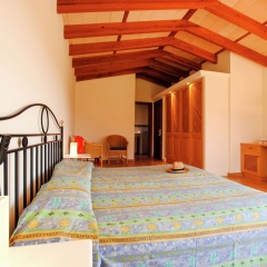 Semi Detached Country House with Large Swimming Pool near Beach & Nice Village - Bild 4