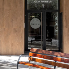 Limehome Barcelona Plaça Pirineus - Bild 1