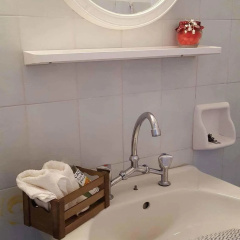 Mantos Rooms thumbnail 8