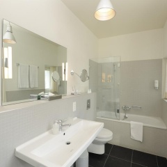 Alma Hotel - Boutique hideaway by the lake with rooftop and ladies-only wellness - Bild 11