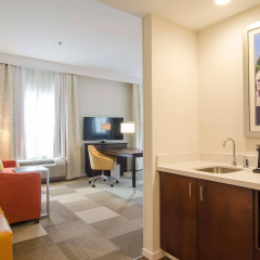 Hampton Inn & Suites by Hilton Houston North IAH thumbnail 5