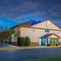 Super 8 by Wyndham Fairmont thumbnail 9