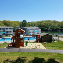 Smuggler's Cove Inn thumbnail 24