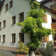 Yve Guesthouse thumbnail 10