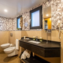 On Suites Sevilla Apartments designed for adults - Bild 7
