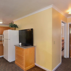 Surf Motel and Gardens thumbnail 20