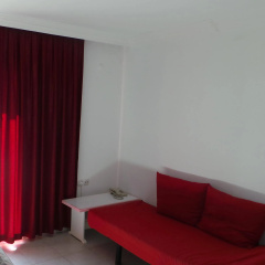 Family Apart - Bild 2