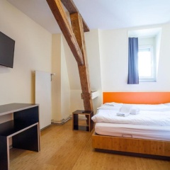 easyHotel Basel City - contactless self check-in - Bild 2