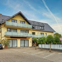 Hotel Caf Ernst - Bild 1