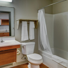 WoodSpring Suites Columbus NE I-270 Airport thumbnail 9