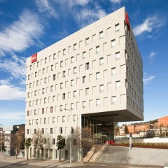 ibis Barcelona Santa Coloma - Bild 1