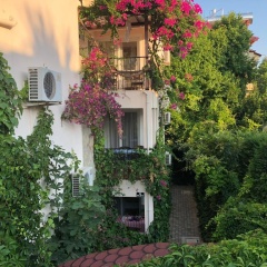 Ten Apart Hotel - Bild 1