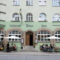 Altstadthotel und Restaurant Piazza - Bild 1
