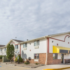 Super 8 by Wyndham Pontiac thumbnail 19