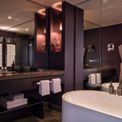 Roomers Frankfurt Central, Autograph Collection - Bild 8
