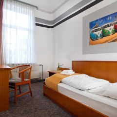 Hotel Neun 3/4 - Bild 2