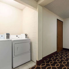 Super 8 by Wyndham Dodge City thumbnail 6