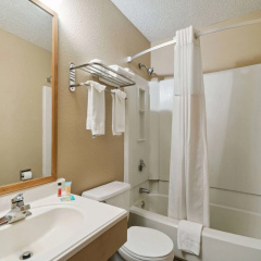 Super 8 by Wyndham Kenosha/Pleasant Prairie thumbnail 9