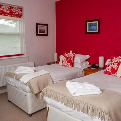 The Racehorses Hotel thumbnail 3