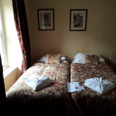 The Red Lion Hotel thumbnail 5